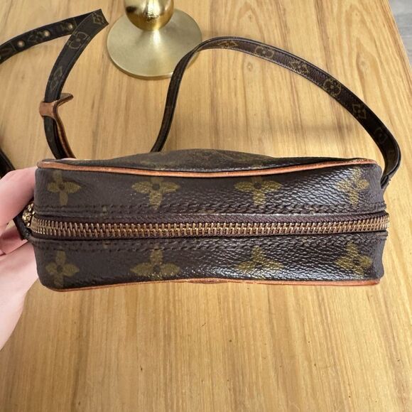 ✅AUTHENTIC✅ LOUIS VUITTON DANUBE - Picture 10 of 15